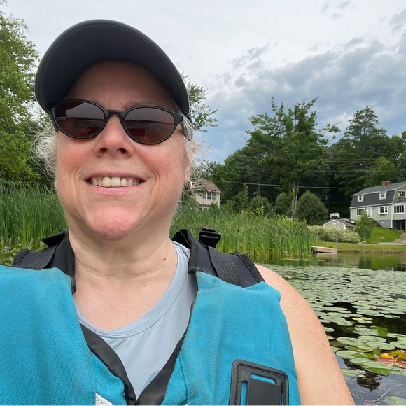 Meet your Posher, Lisa - Picture 3 of 16